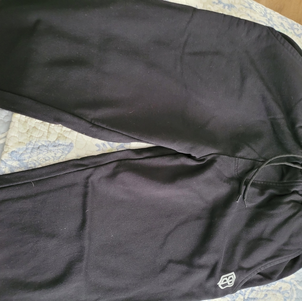 Born primitive joggers